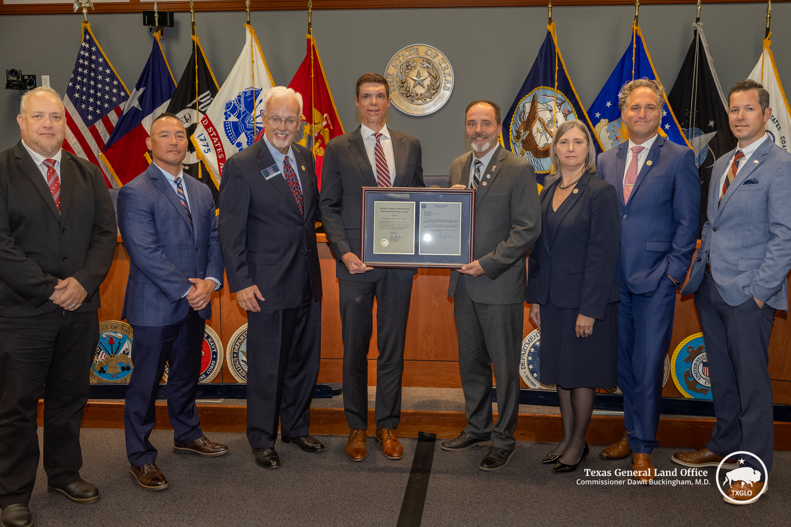 The Texas State Veterans Cemetery at Abilene accepts the NCA Operational Excellence Award